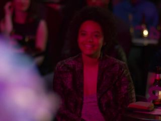 Alexandra Marzella, Kiersey Clemons, Jeez Loueez, Sid Branca, Cruel Valentine, Whitney Masters, Becca Brown, Yana Atim - Easy s02e07 (2017) HD 1080p - (Celebrity porn)-5