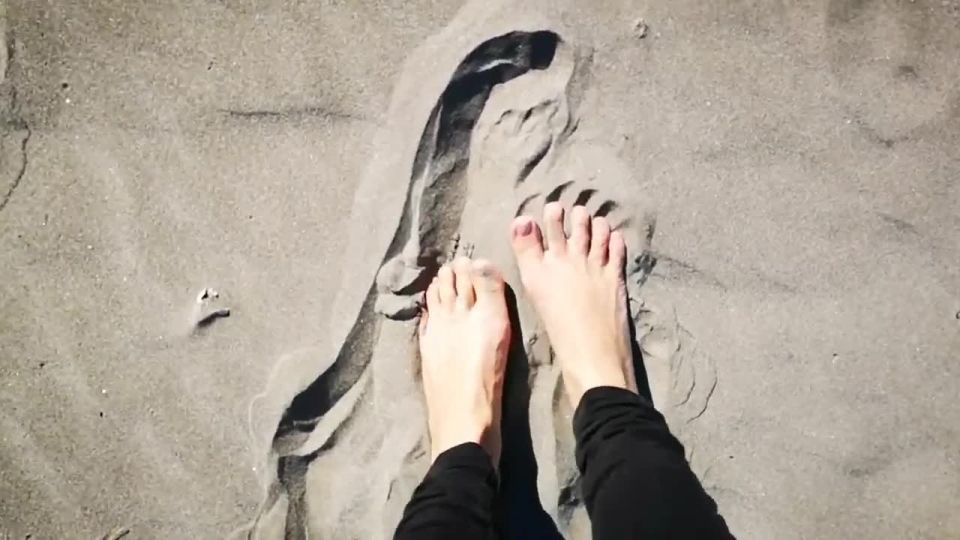 Beach feet to satisfy your foot Foot!