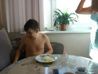 The Neighbor Invited For Breakfast And Did A Blowjob Right At The Table 1080p-4