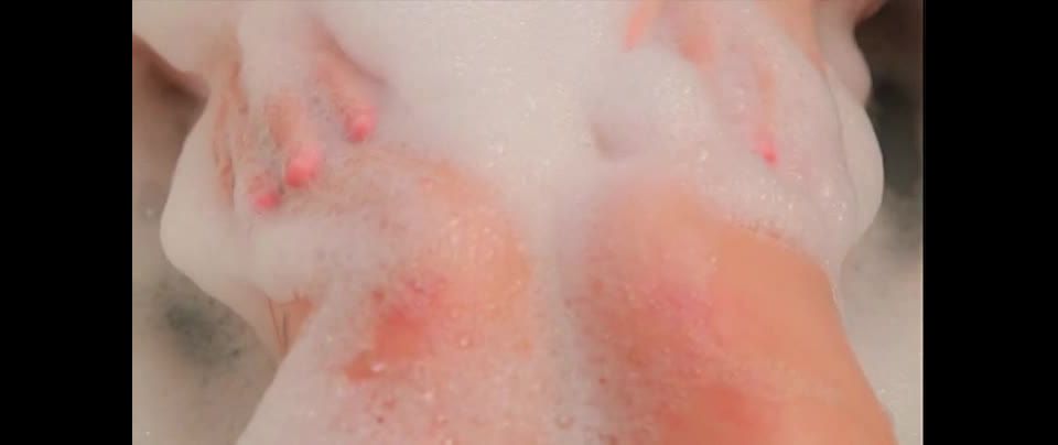 Asian beauty Marin Kato enjoys her bubble bath international Marin Kato