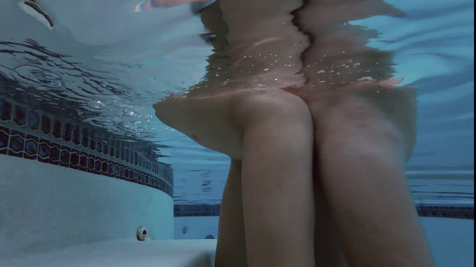 Underwater Pool Fucking