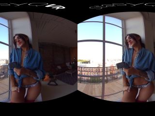 LaninaQ - Red and Blue You Away - VR Porn (UltraHD 4K 2024) New Porn-2