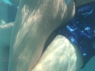 CandidCreeps 823 Pool Candid Underwater Cam Voyeur Bikini Tho-6