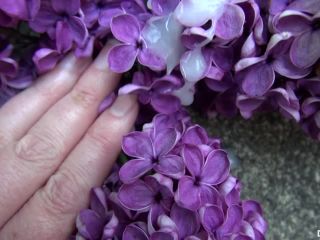 Delia DeLion / Delia TS Pollinating the Lilac Sex Clip V...-9