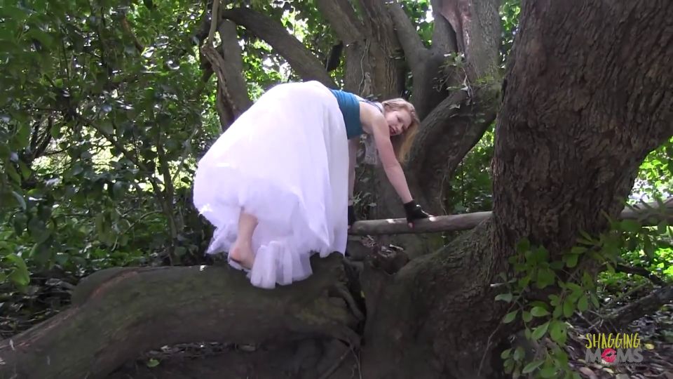 Blonde Climbs Up The Tree For Her Solo Masturbation Session