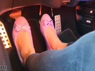 feet, ballet flats, pedal pumping, car, driving lavender ballet flats pedal pumping Manyvids  Goddess Vanessa   Ballet Flats-4