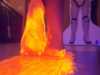 free adult video 31 Soles fetish – Frostyprincess – Thanksgiving Glow Feet - self foot worship - femdom porn robot femdom, slime fetish on fetish porn -9