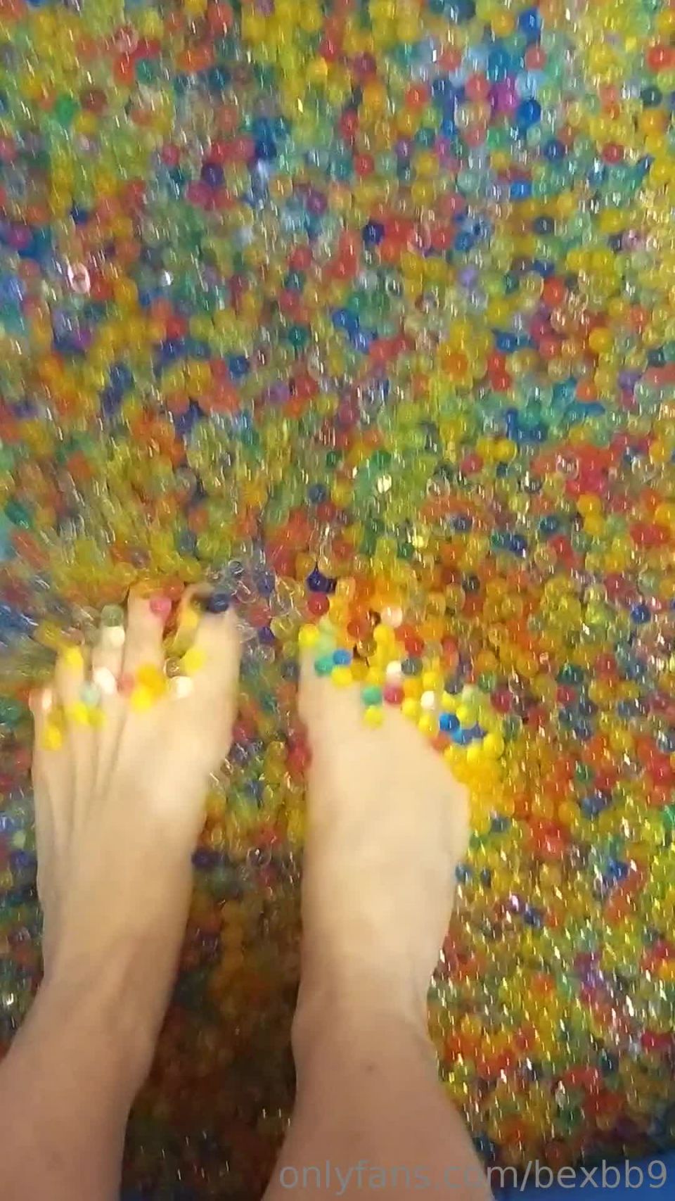 Onlyfans - Bexbb9 - Feet squishing orbes footfetish - 06-04-2019