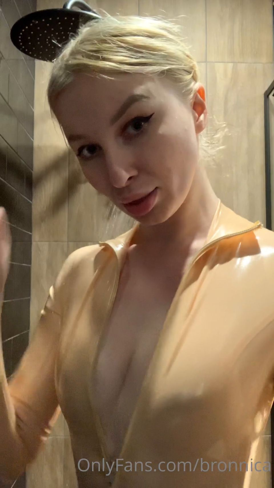 [GetFreeDays.com] Lovely shower after the broadcast vr latex porn