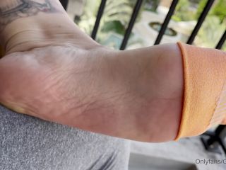 online adult clip 26 grazigoddess 16 05 2021 2111113516 pezao suado depois do treino on feet porn old foot fetish-3