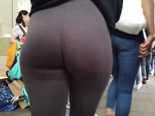 Butt cheeks that you'll want to bite-4