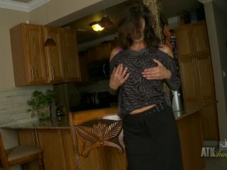 Mimi Moore masturbates in the  kitchen-0