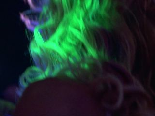 Daryl Hannah Nude - Dancing at the Blue Iguana 2000-6