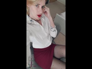 Onlyfans - Belle Lou - bellelouI knew today was going to be a tease day  Vlog - 25-09-2020-1