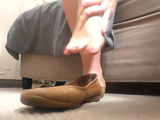 free porn clip 2 Flat shoeplay with sexy anklet upd - wrinkled soles - feet porn loli foot fetish-3