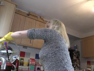 Bad Dolly – I Hate Washing Up POV-6