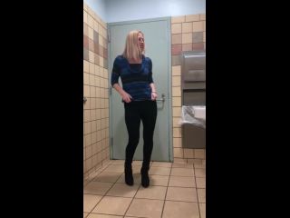 [Amateur] Shopping Mall Masturbation!-1