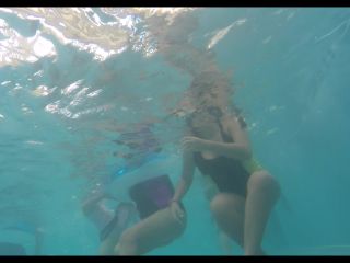 Porn online Voyeur – Underwater swimsuit tracking – YMUW-1122 (MP4, FullHD, 1920×1080) Watch Online or Download!-5