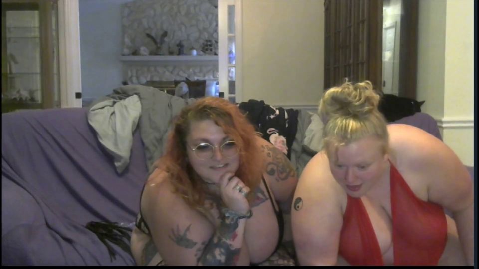 Two Hot BBW’S Fuck Hard On Chaterbate