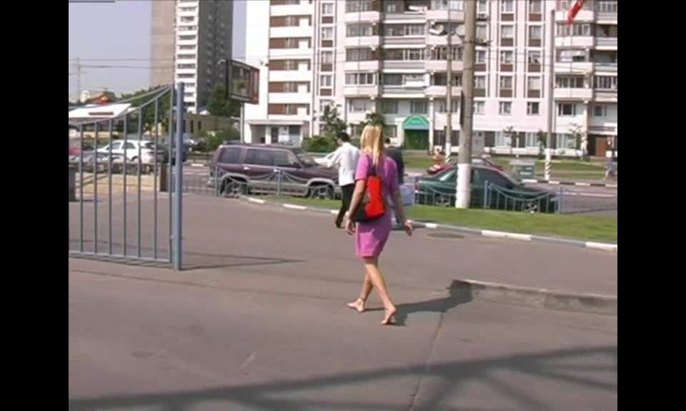 Bare Feet In The City Video - Olya 2005-06-23