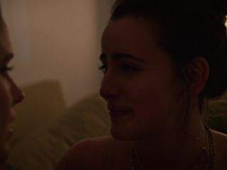 Jacqueline Toboni, Sophia Bush, Kenzie Elizabeth, Kiersey Clemons - Easy s03e03 (2019) HD 1080p!!!-8