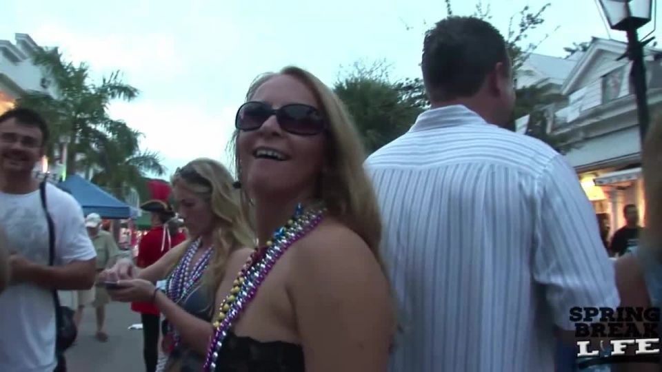 Fantasy Fest Girls Getting Wild and Crazy for Beads Public