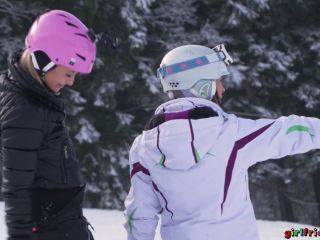 7194 Snowboard student and older woman-0