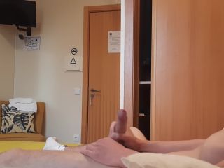 Sex AssociatesDICK FLASH  I pull out my dick in front of a hotel maid and she agreed to jerk me off-1