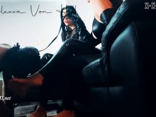 Fingering porn Mistress Alexxa Von Hell Two Pairs Of Devilicious Feet Mistress Malissia  Mistress Alexxa Von Hell -6