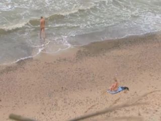 Older guy fucks a teen girl on a beach Blowjob!-9