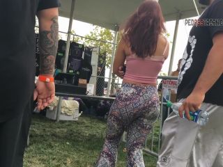 CandidCreeps 672 Rock Girl Candid Leggings Pattern Creepshot -4