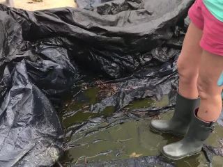 Porn tube BuddahsPlayground - Cleaning Outdoors in Rain Boots-1