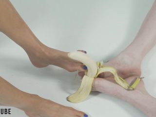  Lora Cross  fetish Lora Cross Gg Foot Fetish Banana Peel And Smash-2