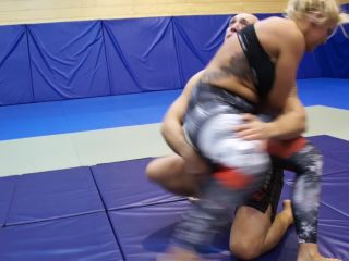 [MixedWrestlingZone] Warrior Amazon I Big Woman Vs Bigger Man femdom Warrior Amazon-3