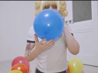 SpookyBoogie – Toga Himiko Blows and Pops Ballons.-5