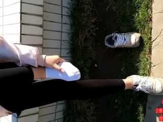 online adult clip 15 hardcore online hd Chinese girl sprains foot in black leggings and white ankle socks, black on casting-5