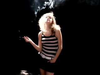 Smoking girl, Smoke-0