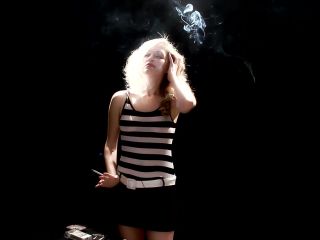 Smoking girl, Smoke-1