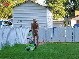 [GetFreeDays.com] Mowing The Lawn In A Sexy Ricky Majors Man Thong Sex Leak November 2022-6