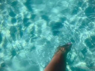 Farrah Reign () Farrahreign - watch my pretty toes dip in the pool 03-08-2020-3