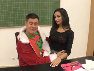 [Alyssia Kent] Sexy Supermodel Alysia Kent Gets A Sextoy from Santa - 2018-03-10 Femdom-0