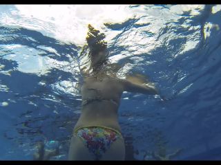 Porn online Voyeur – Underwater swimsuit tracking – YMUW-1082-0