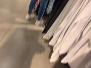 Hot store clerk girl's crotch is squished in tight jeans-9