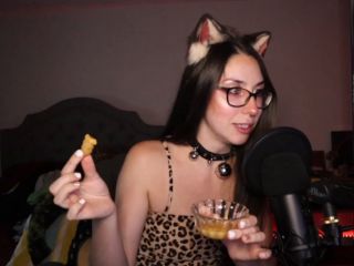 Kitty Seductively Eats Fishdicks-7