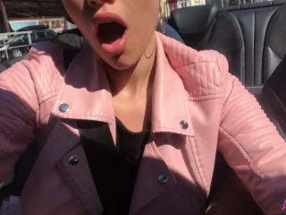 Outdoor Blowjob In The Car, Young Babe In A Cabriolet-1