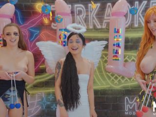 Jerkaoke  Lauren Phillips And Gia Derza-2