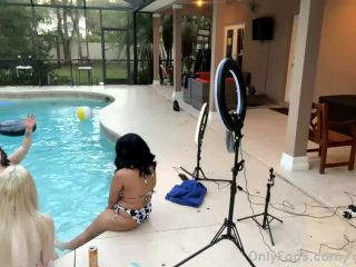 Ggummii - stream started at pm naked billiards oil shower scenes w ggummii d 12-11-2022-5