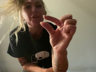 b findom  Giantess shrunken man in sweaty foot custom.,  on feet porn -2