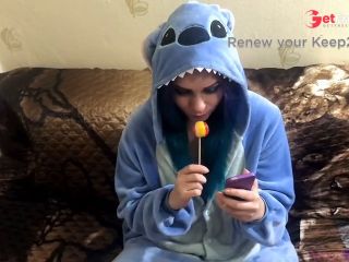 [GetFreeDays.com] Emo girlfriend sucks lollipop and something else in Stitch cosplay Porn Film July 2023-1