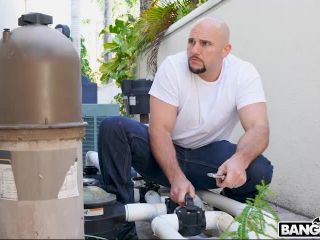 7302 Alexa Vega Milf Fucks The Plumber-7